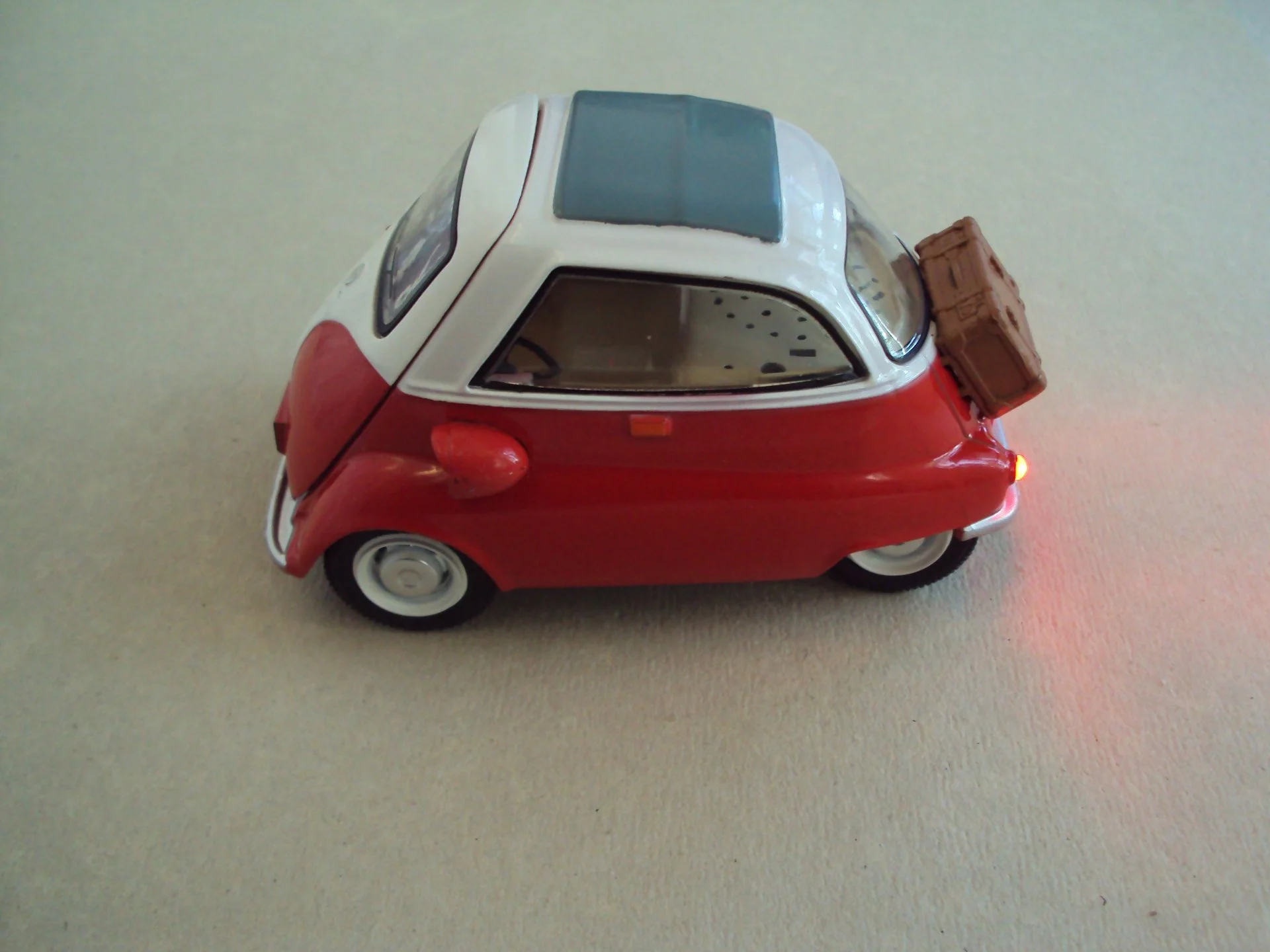 Автомобиль ISETTA 250 - миниатюра 4