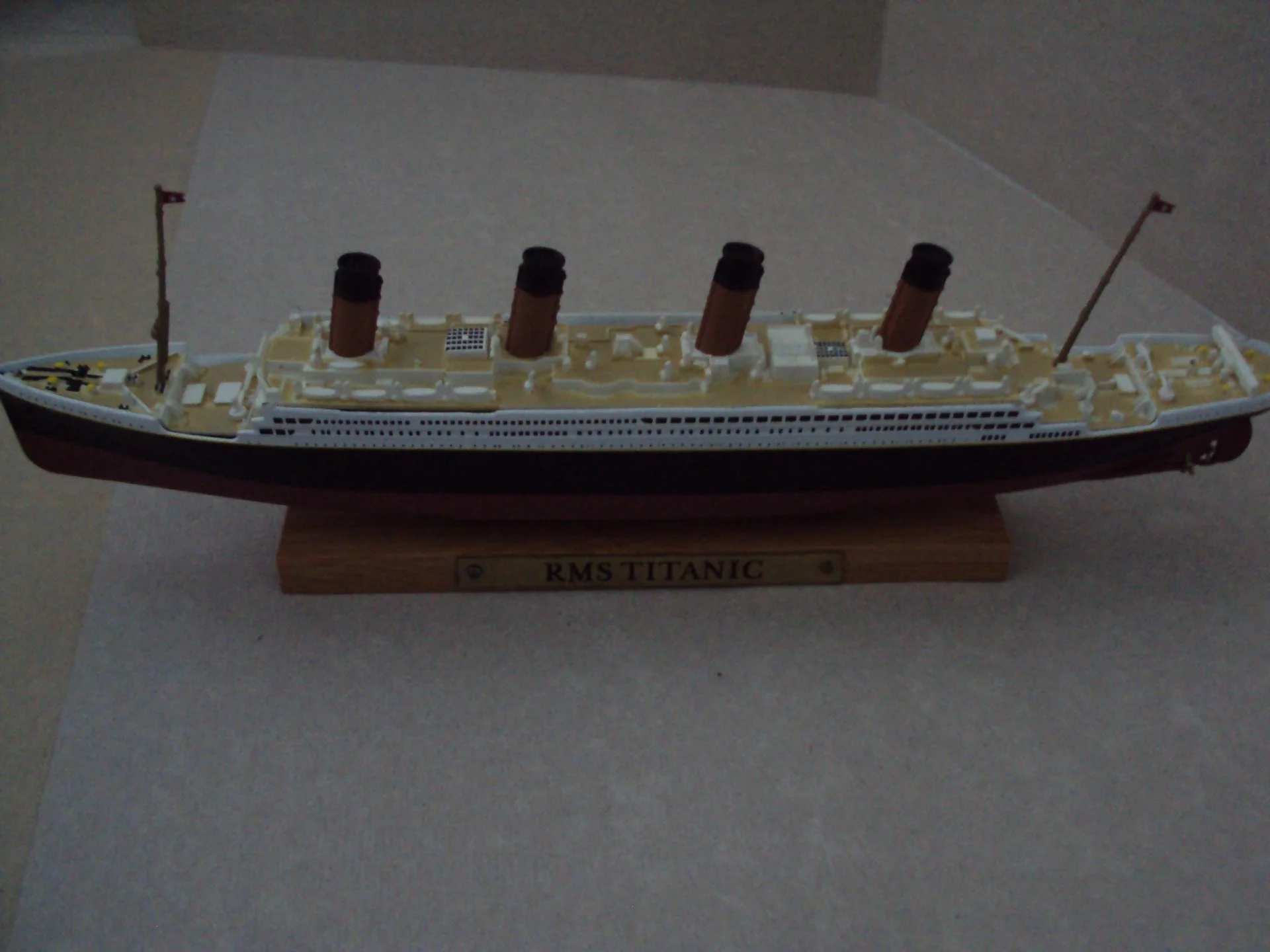 Модель Британский трансатлантический лайнер RMS TITANIK 1912 г - миниатюра 6