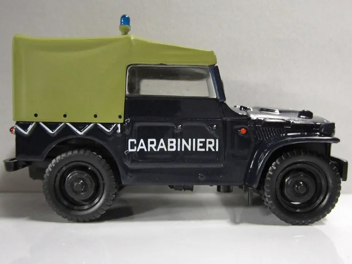 Полицейские машины мира спец.вып №1 FIAT CAMPAGNOLA 1959 полиция италии - миниатюра 7
