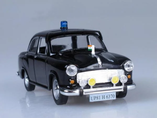 Полицейские машины мира №13 HINDUSTAN AMBASSADOR полиция индии - миниатюра 2