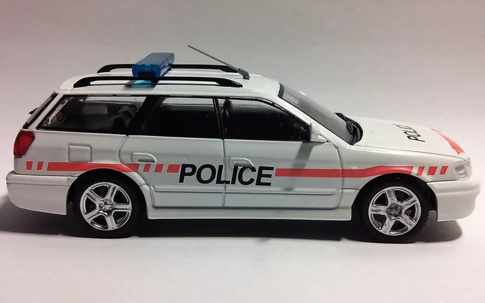 Полицейские машины мира №58 SUBARU LEGACY полиция швейцарии - миниатюра 6
