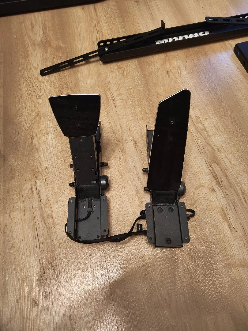 Комплект База Moza R9v3 + Педали SR-P + Руль Moza - миниатюра 9