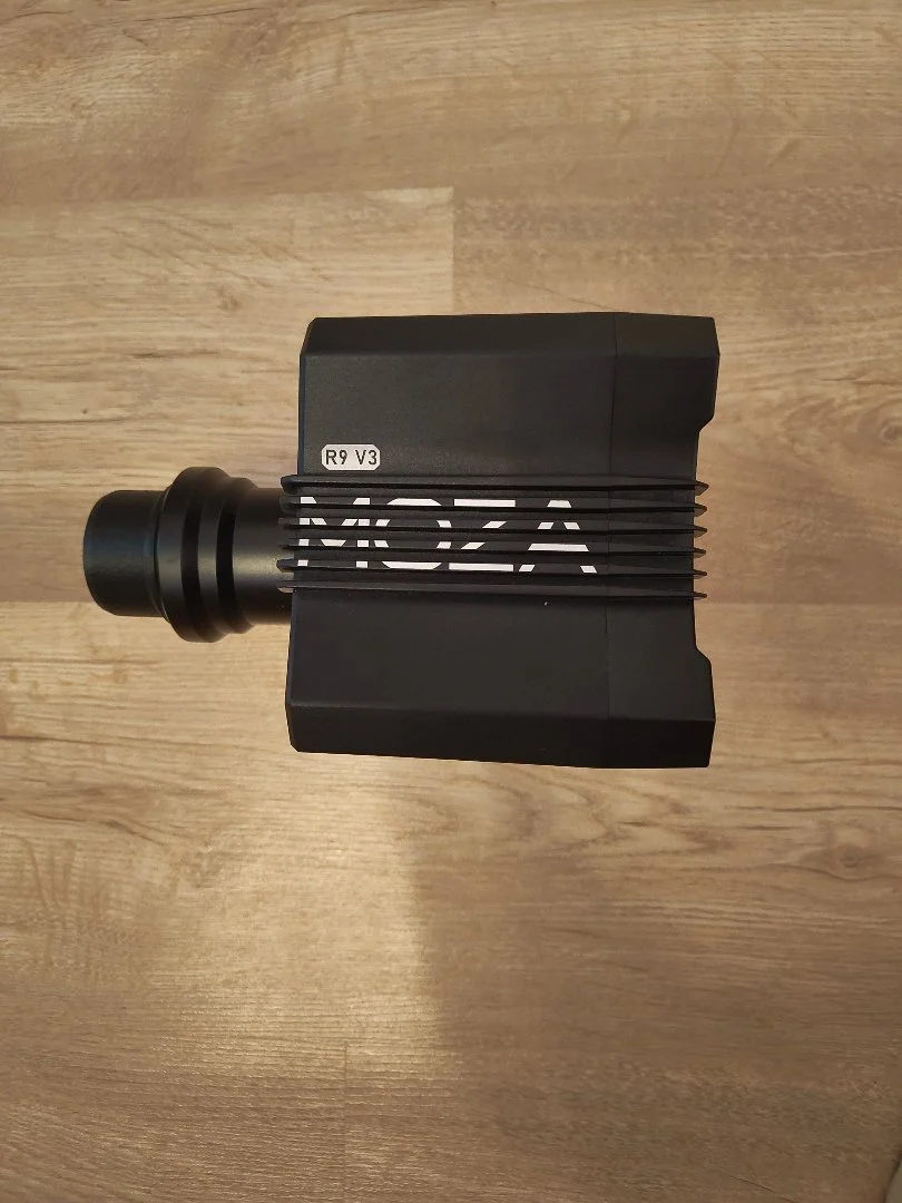Комплект База Moza R9v3 + Педали SR-P + Руль Moza - миниатюра 6