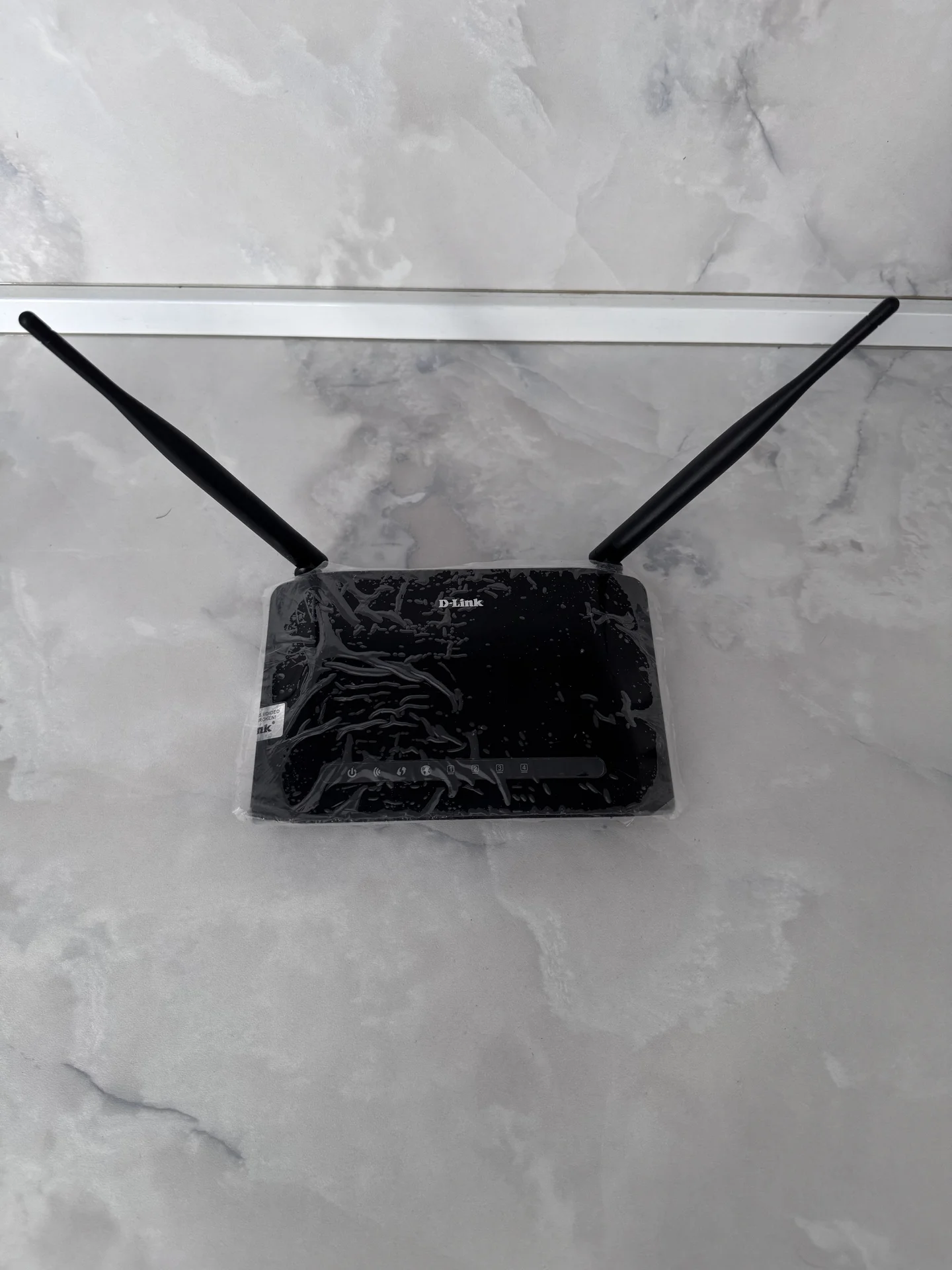 Wi-Fi роутер D-Link DIR-615S - миниатюра 3