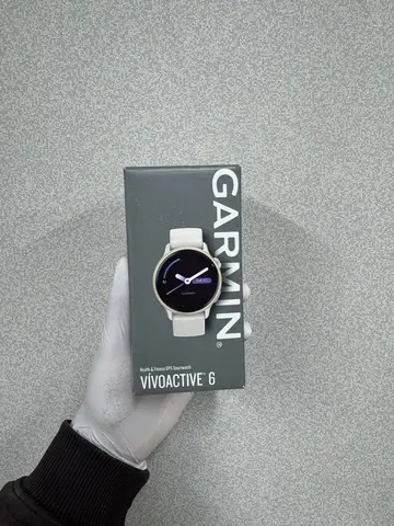 Garmin Vivoactive 6 Lunar Gold