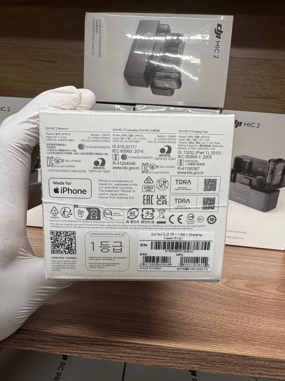 DJI MIC 2 (2TX + 1RX + Charging Case) - миниатюра 3