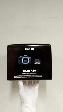 Canon EOS R50 Body +  RF-S 18-45 White