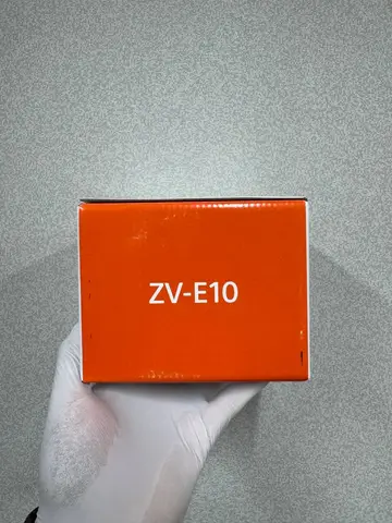 Sony ZV-E10 Body + 16-50MM Black