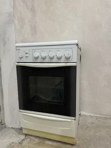 Газовая плита Indesit с духовкой