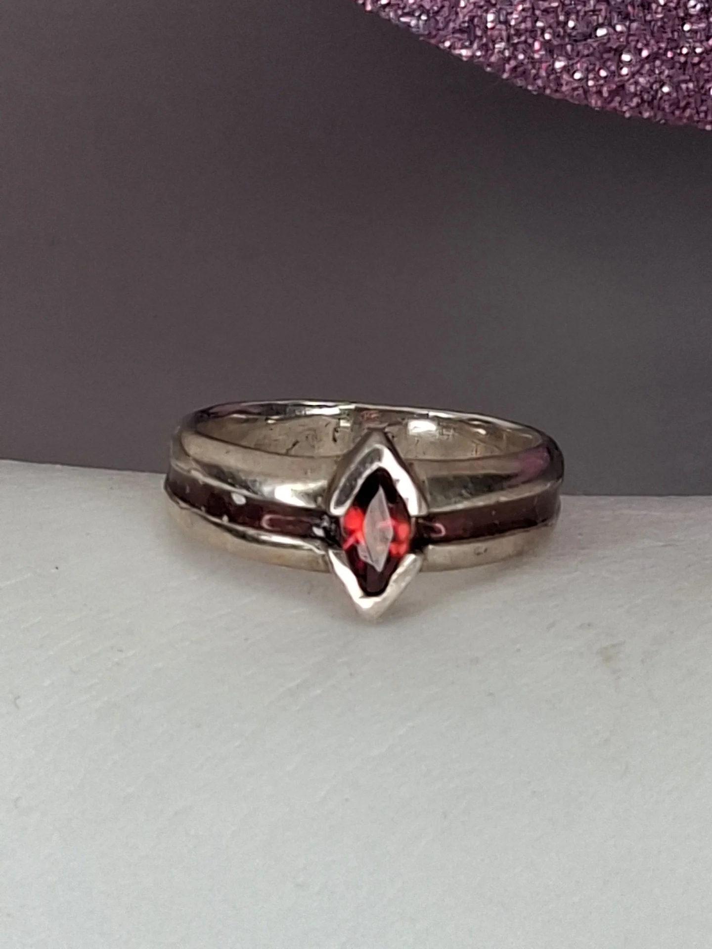 Серебряное кольцо
гранат
☆925 - миниатюра 2