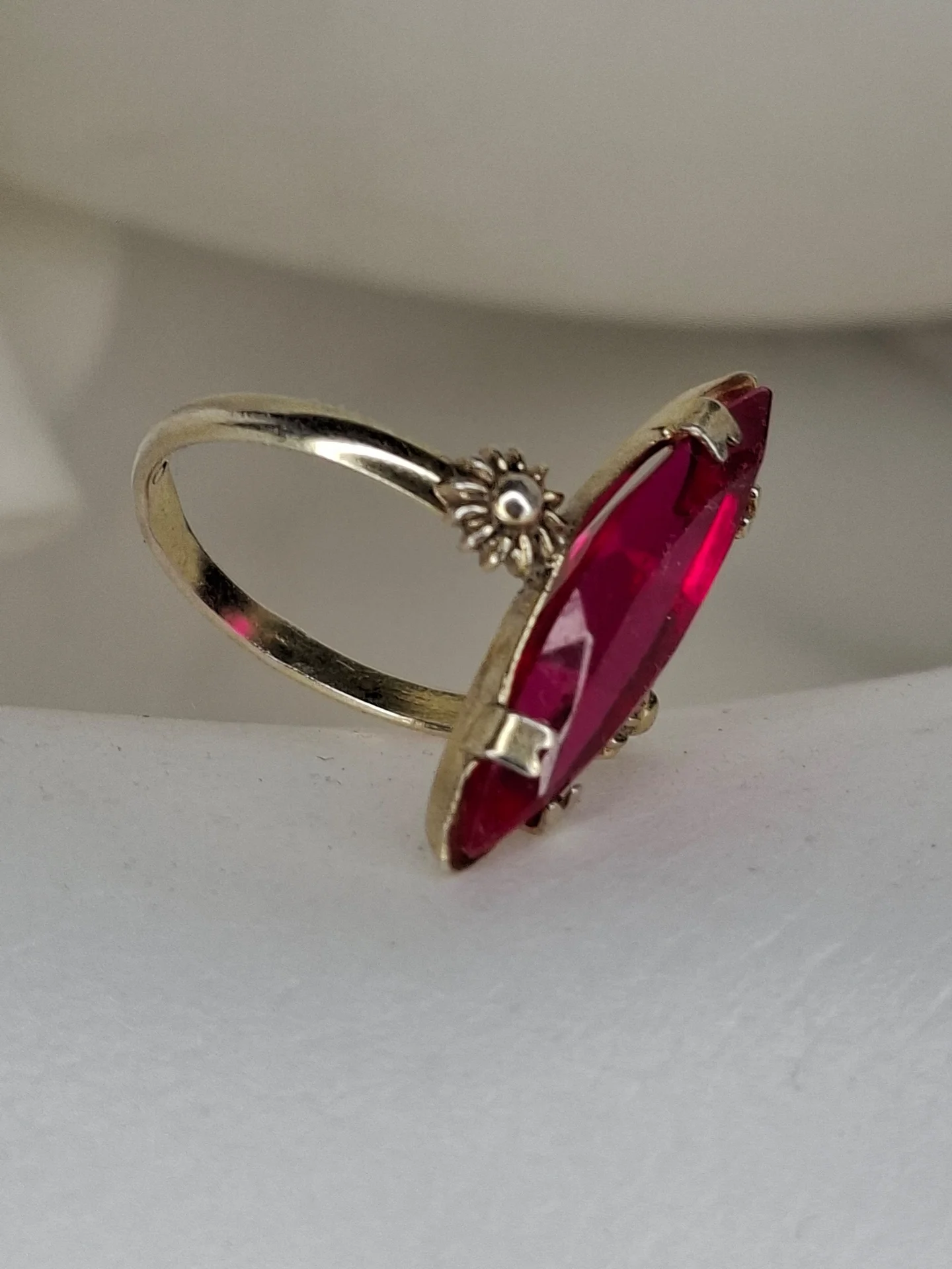 Серебряное кольцо
синт.рубин
☆875 проба - миниатюра 3