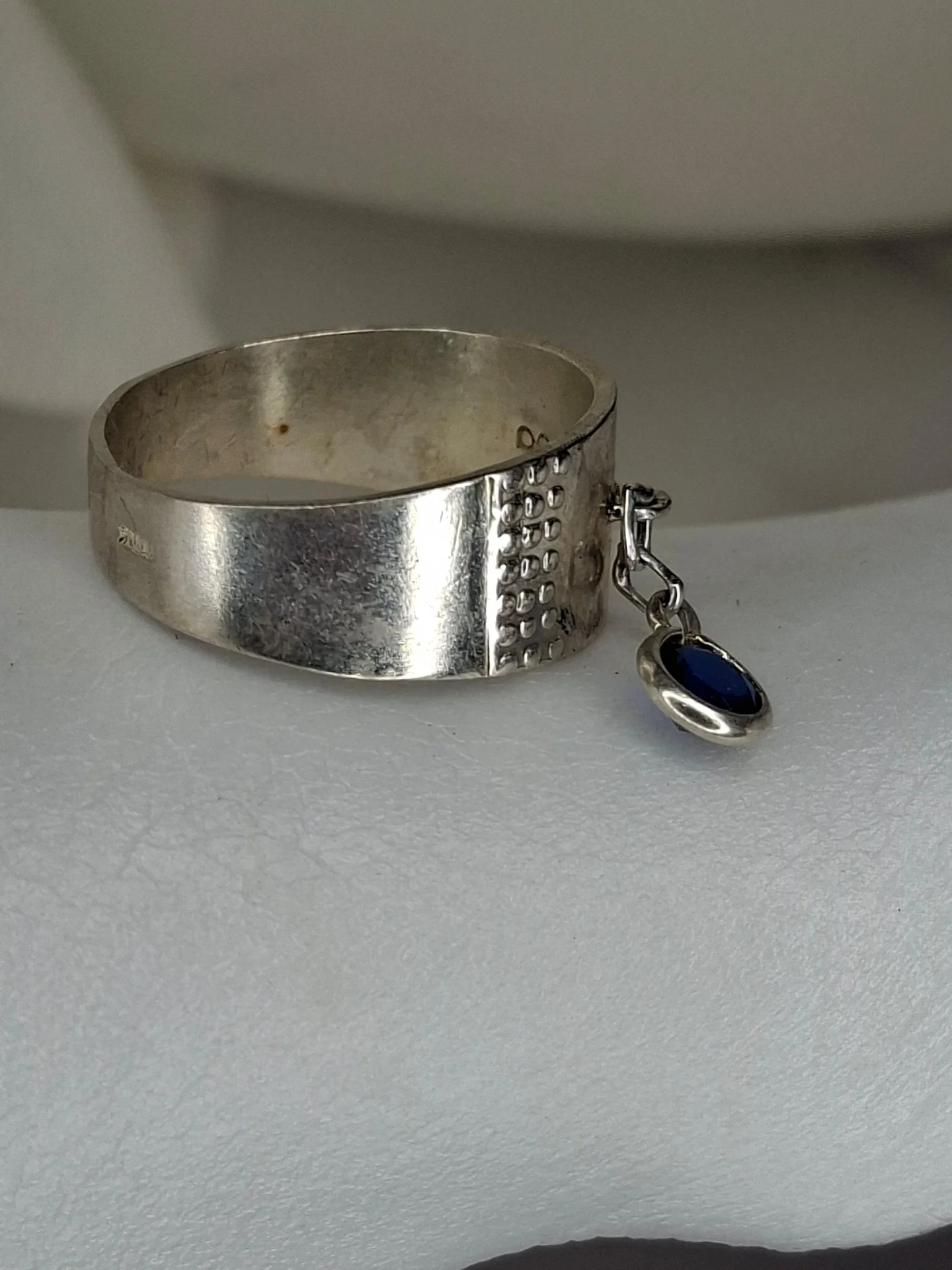 Серебряное кольцо
синт.сапфир
☆875 проба ссср - миниатюра 3