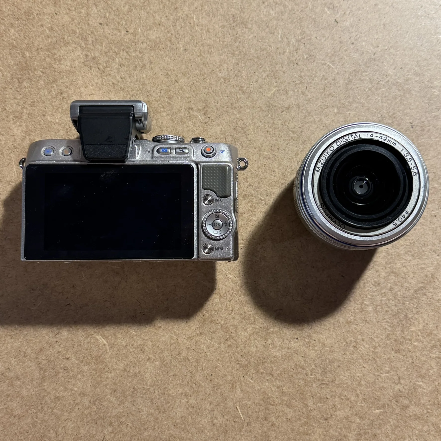 Беззеркальная камера Olympus E-PL3 - миниатюра 2