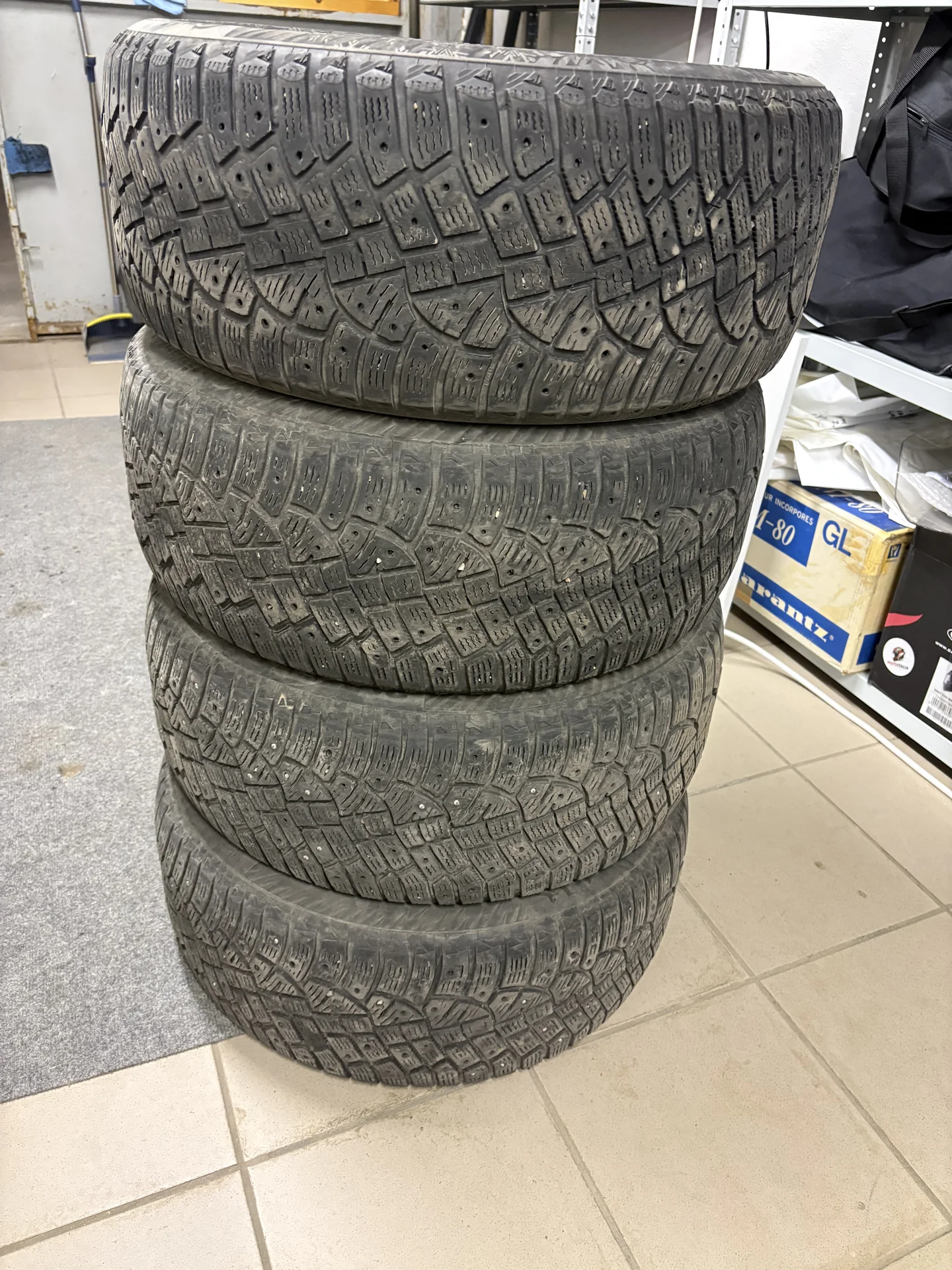 Зимняя резина Continental IceContact 2 215/55/16 - изображение 1