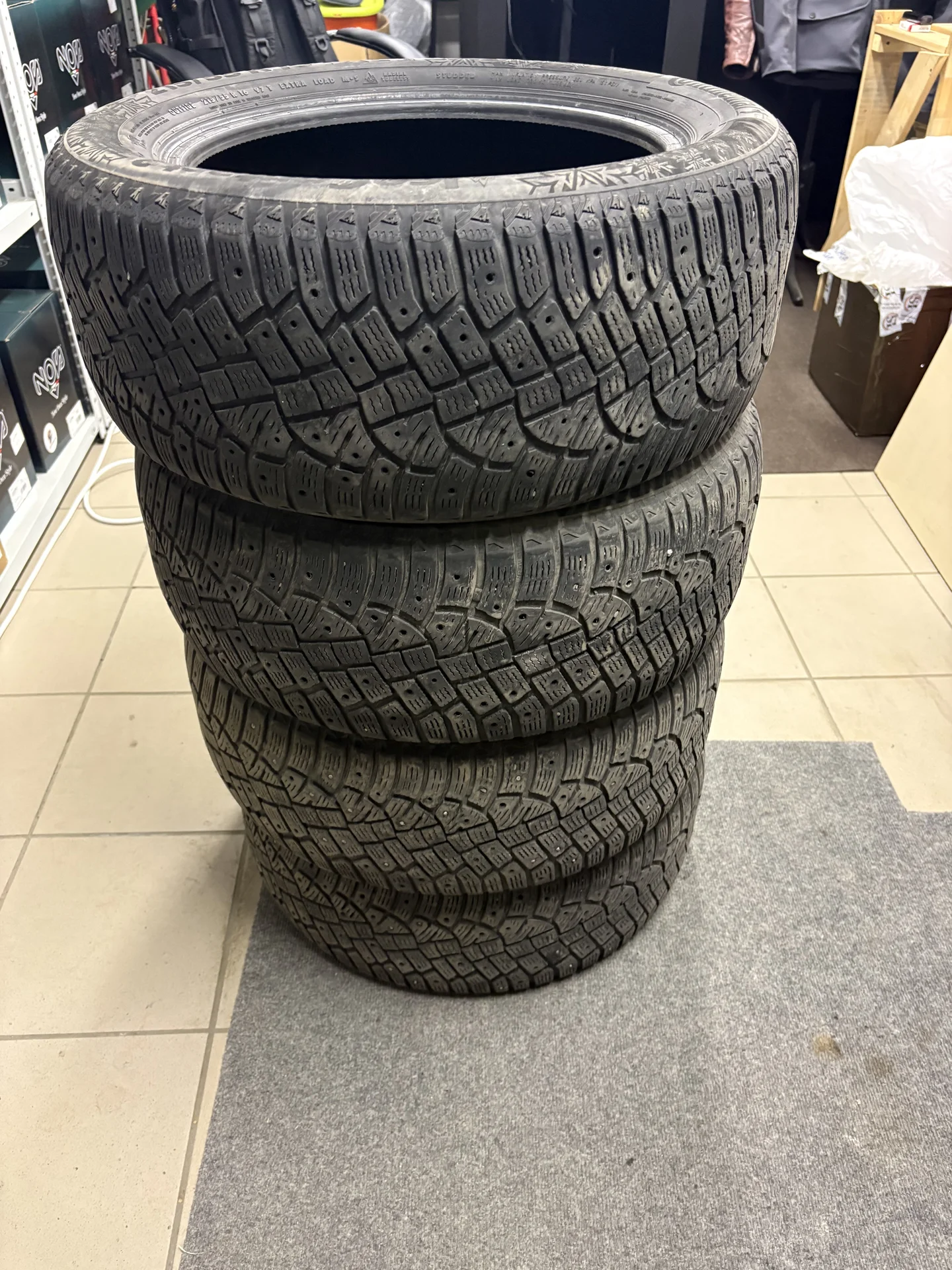 Зимняя резина Continental IceContact 2 215/55/16 - миниатюра 2