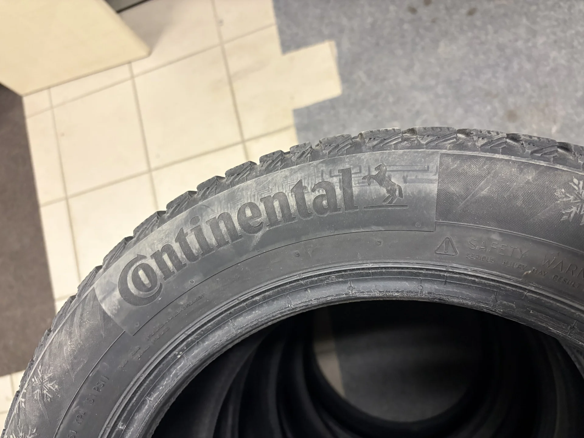 Зимняя резина Continental IceContact 2 215/55/16 - миниатюра 4