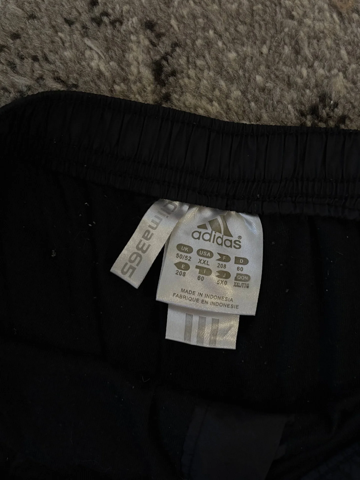 Adidas graffiti - миниатюра 3