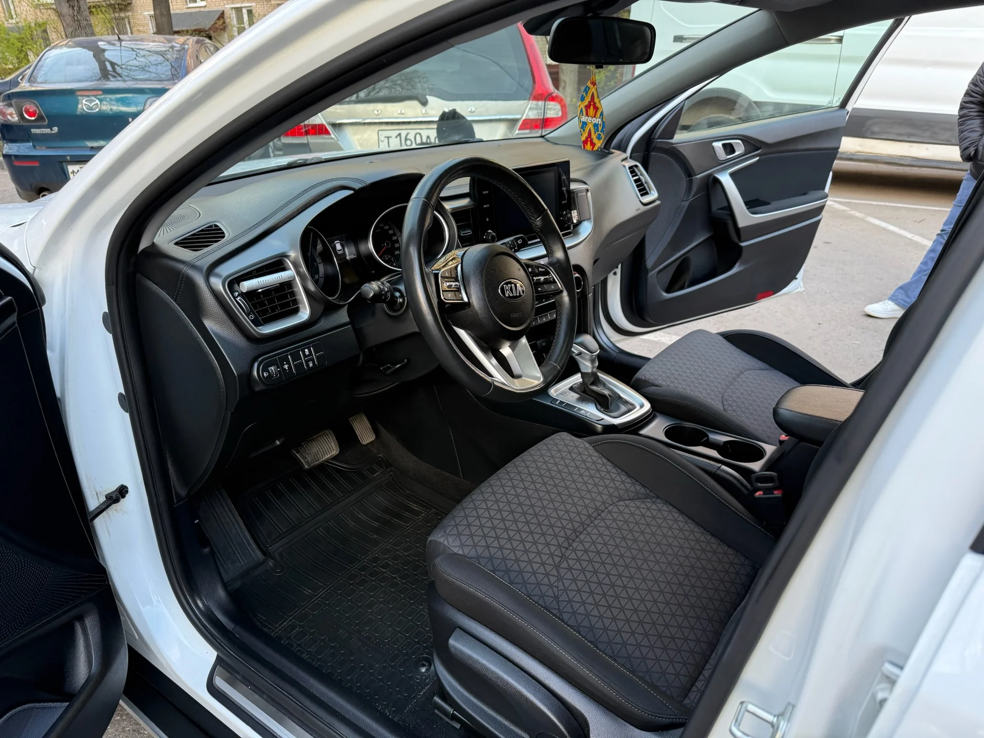 Kia XCeed - миниатюра 13