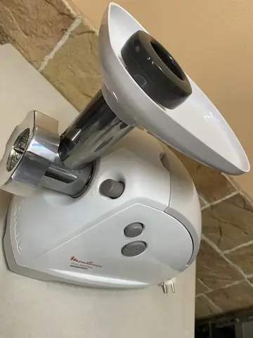 Электромясорубка Moulinex HV8