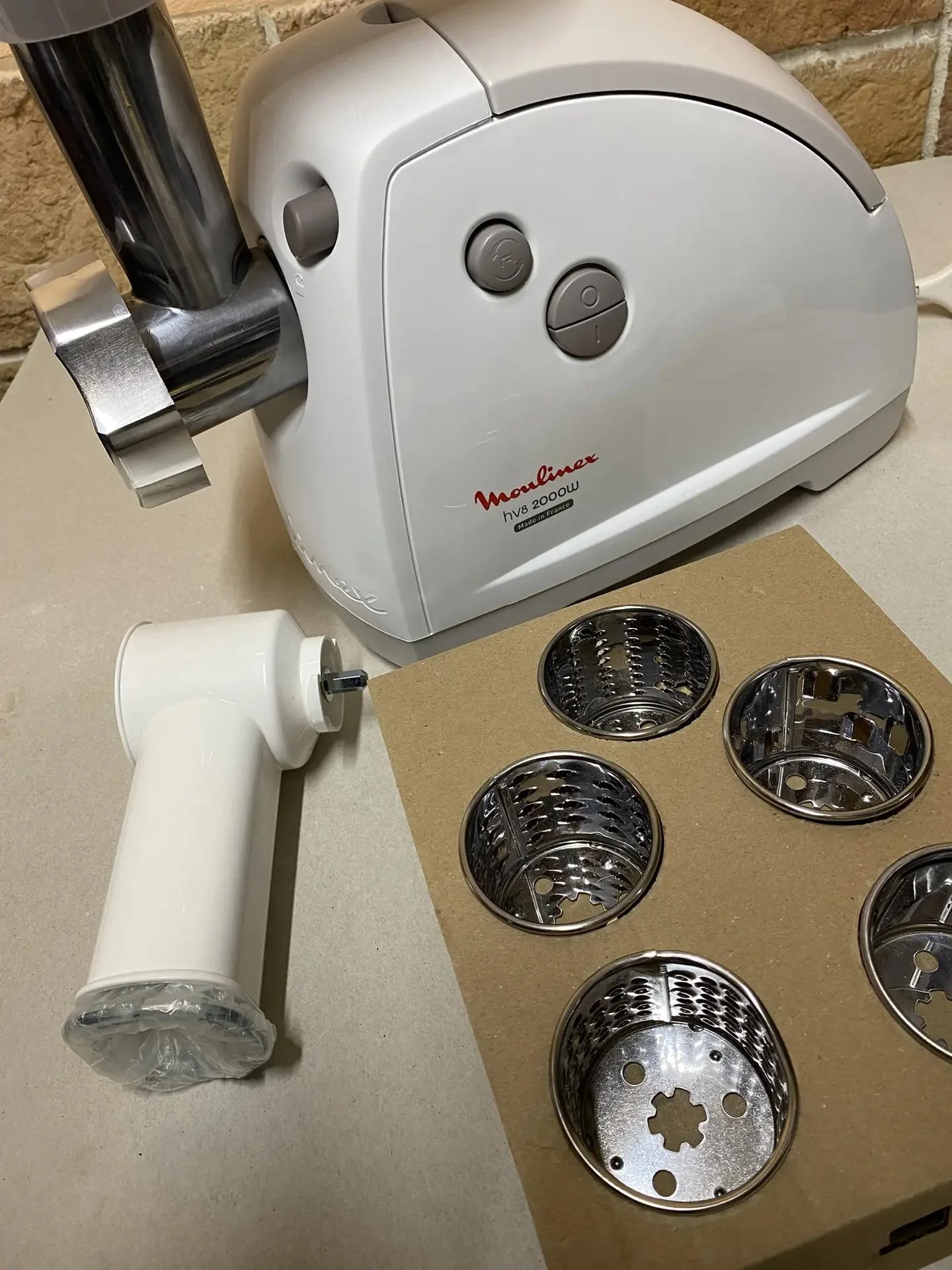 Электромясорубка Moulinex HV8 - миниатюра 2