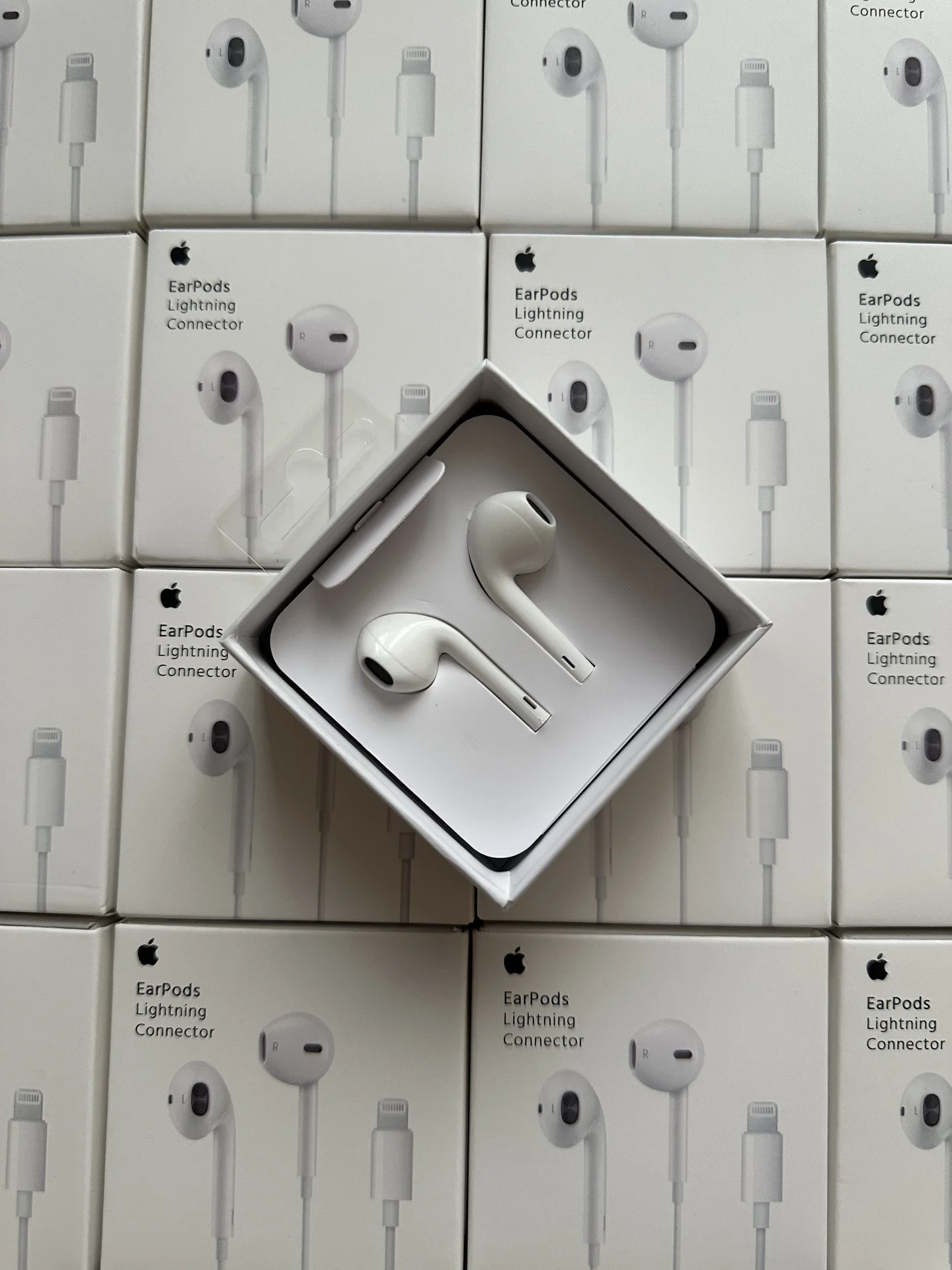 наушники apple Lightning - миниатюра 2