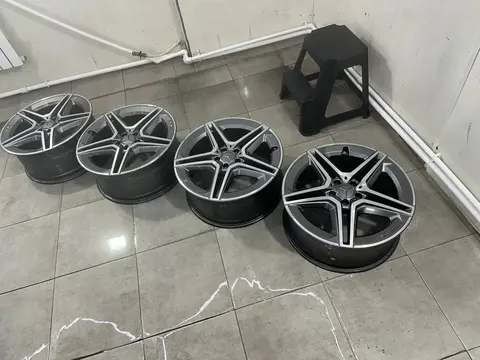 Диски mersedec amg оригинал R20