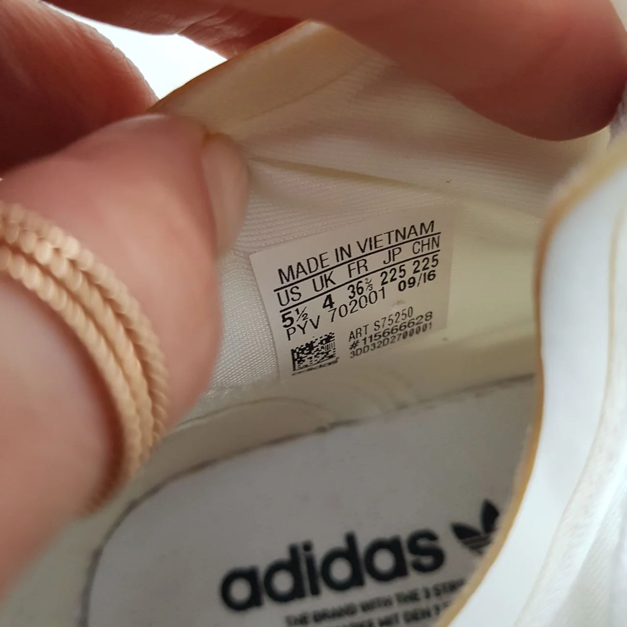 Кроссовки Adidas 35.5-36 - миниатюра 3
