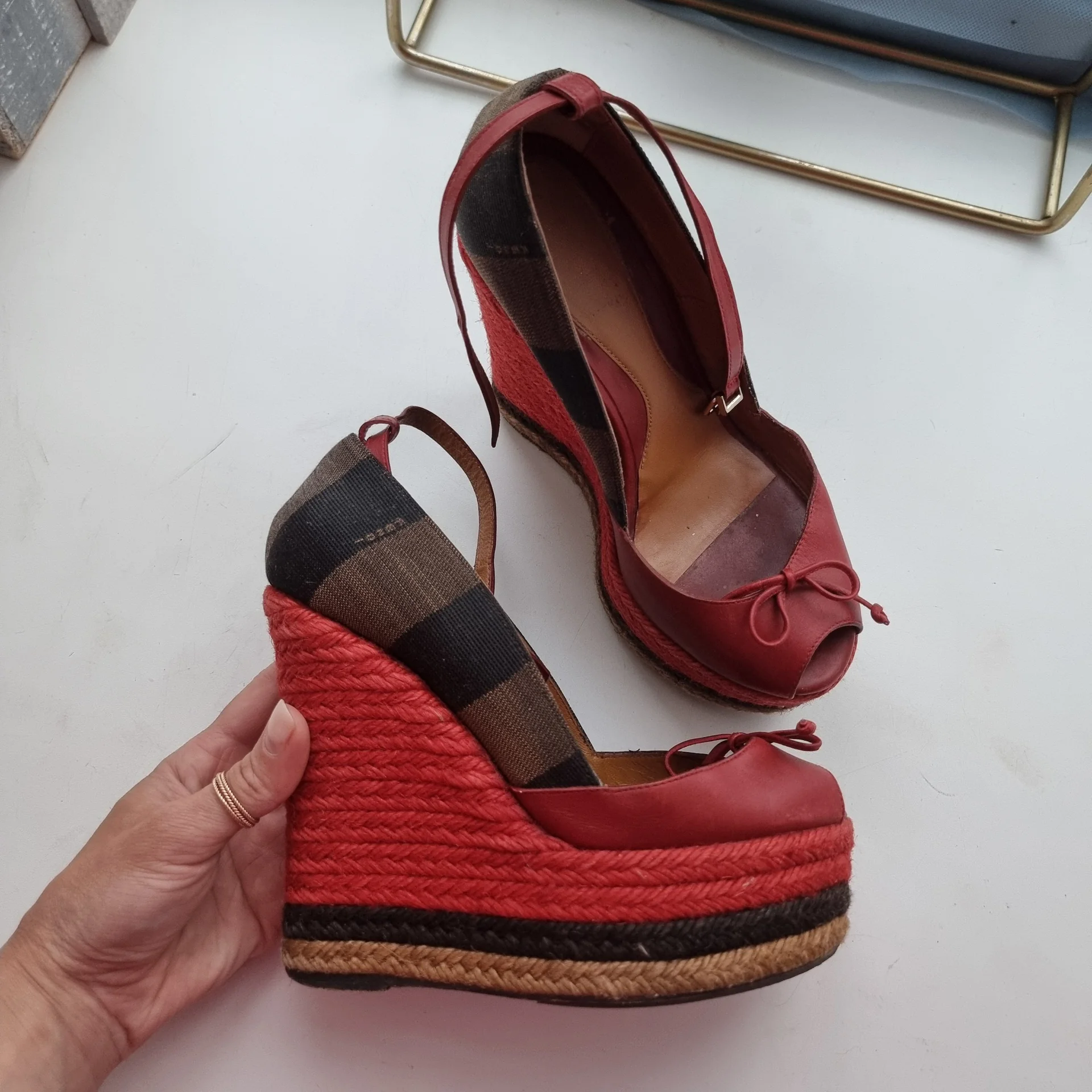 Босоножки Fendi 36 - изображение 1
