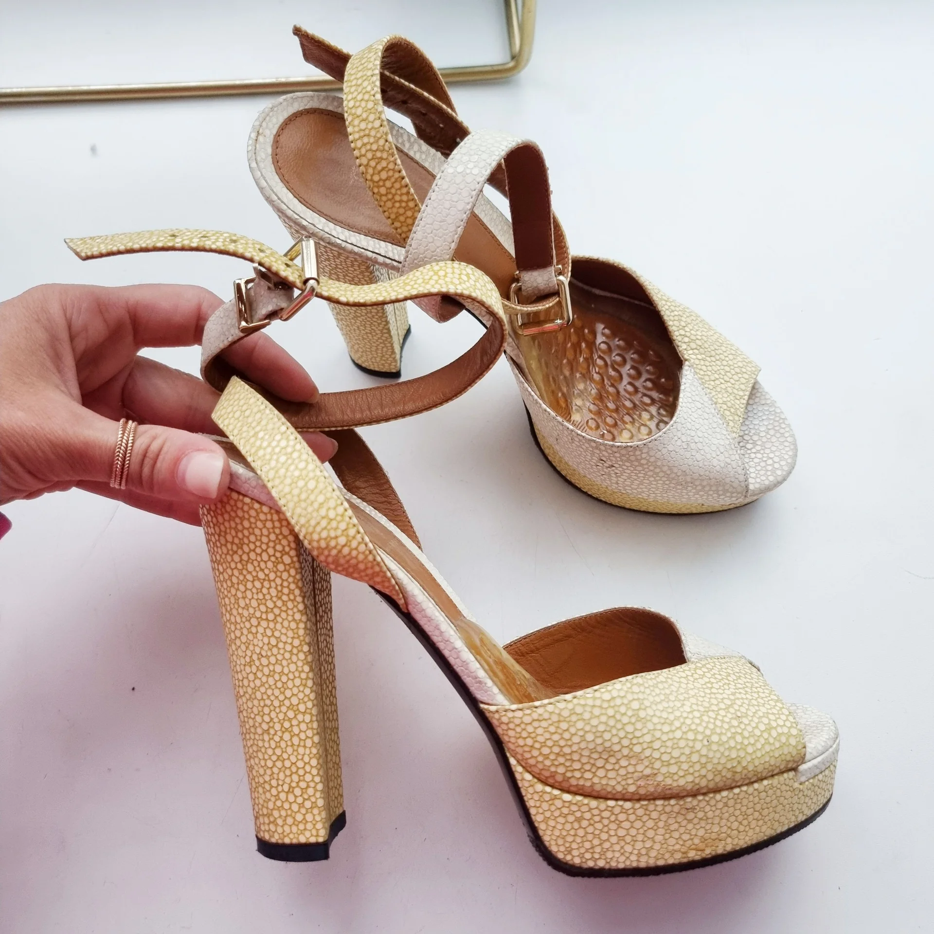 Босоножки Fendi 36-37 - изображение 1