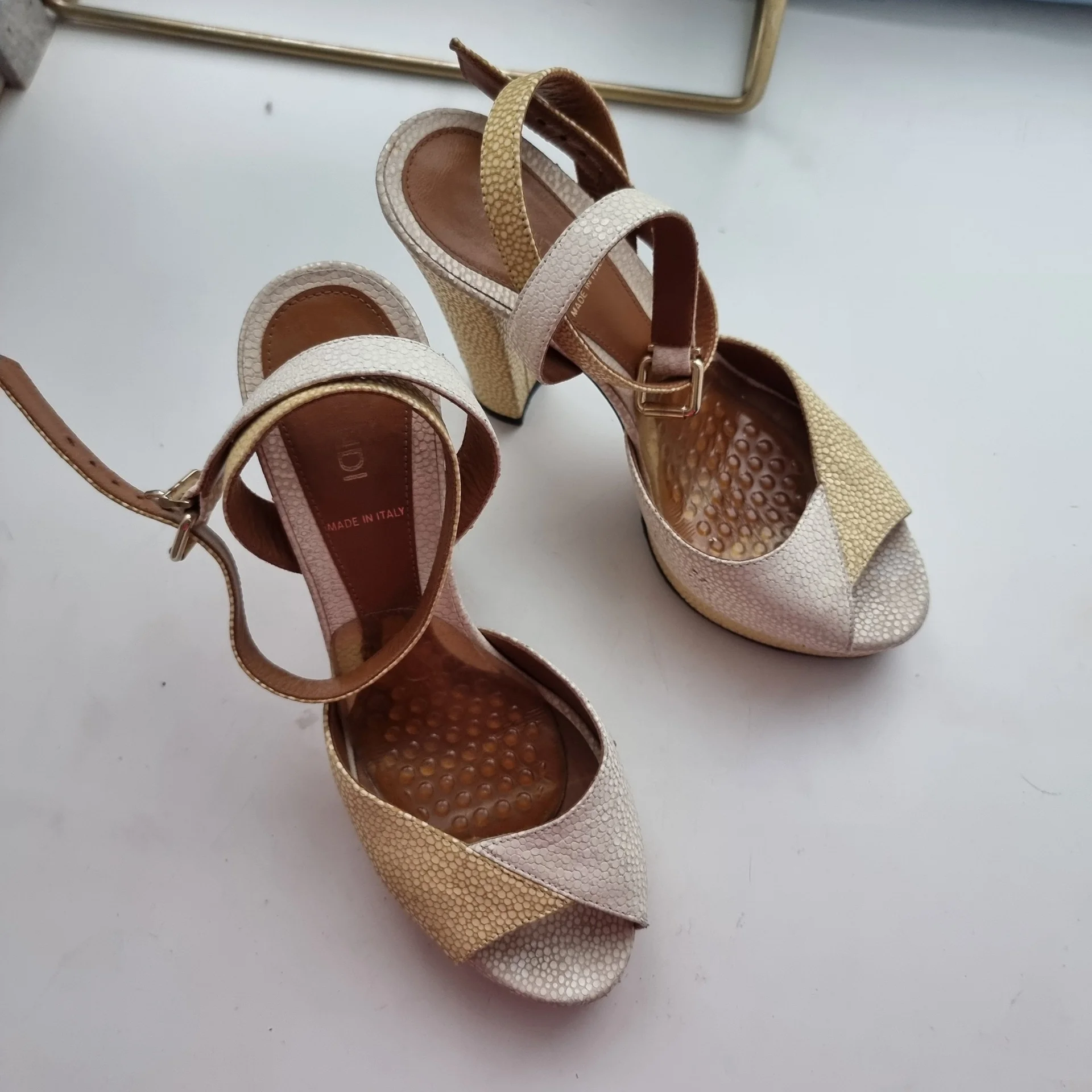 Босоножки Fendi 36-37 - миниатюра 2