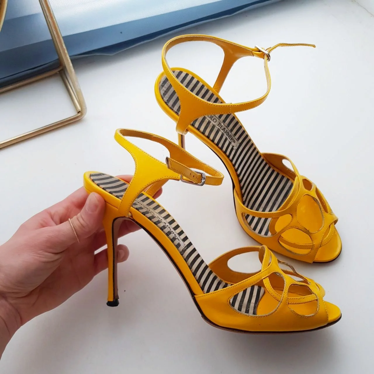 Босоножки Manolo blahnik 38 - изображение 1
