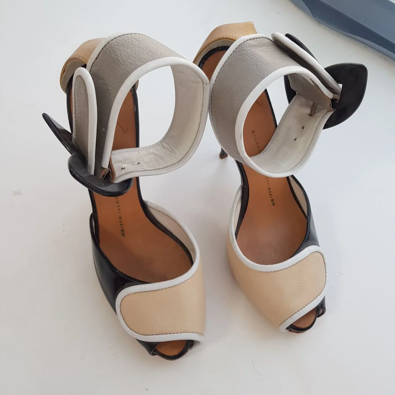 Giuseppe Zanotti 36 - миниатюра 2