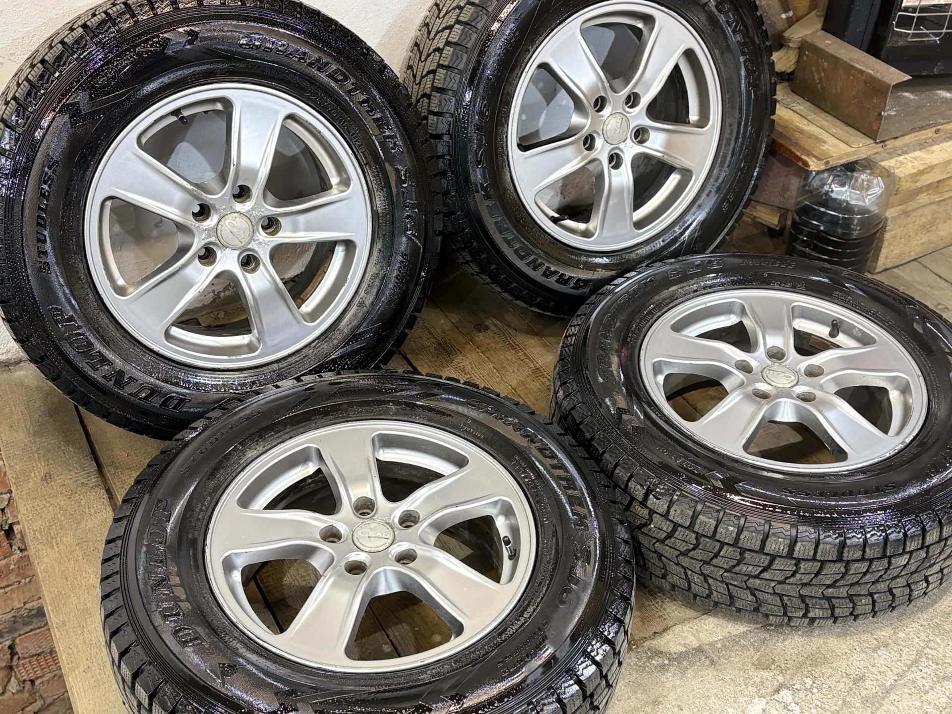 Колёса 225/70/R16 Dunlop Grandtrek SJ6 - миниатюра 2