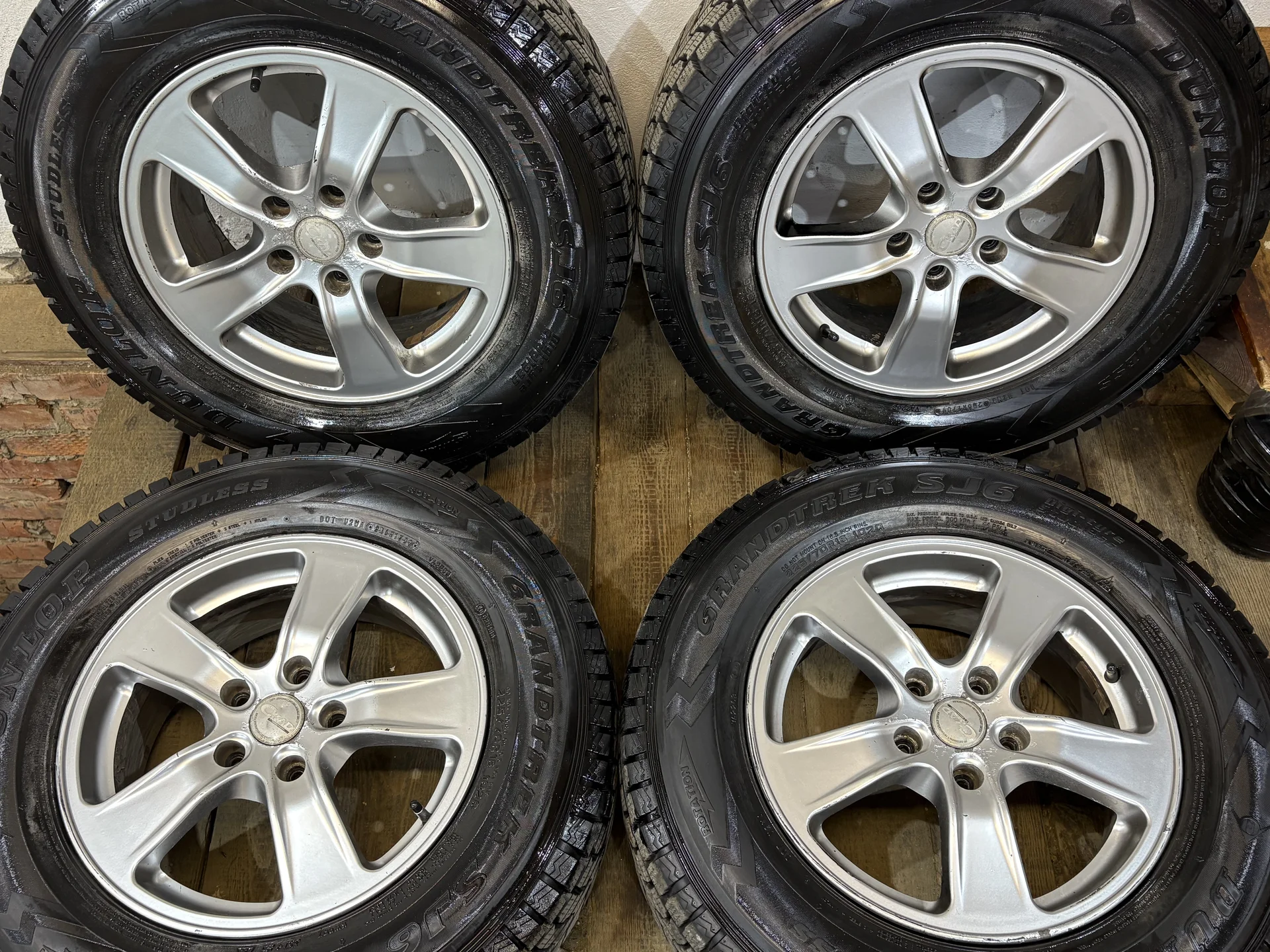Колёса 225/70/R16 Dunlop Grandtrek SJ6 - миниатюра 3