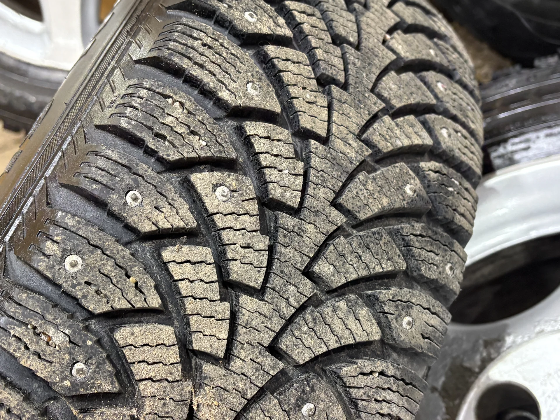 Колёса зимние Nordman SUV 215/70/R16 - миниатюра 3