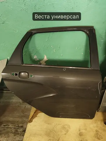Лада Веста дверь правая задняя