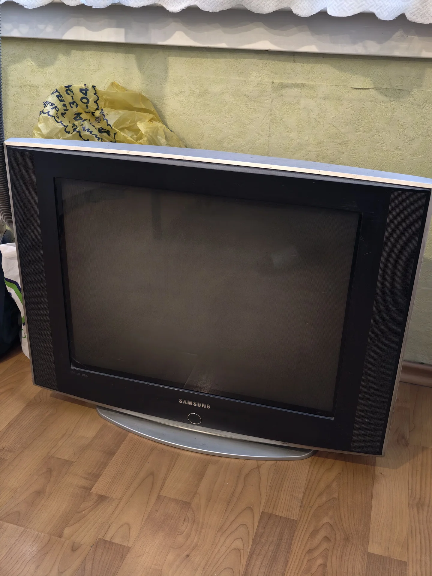 Телевизор Samsung - изображение 1