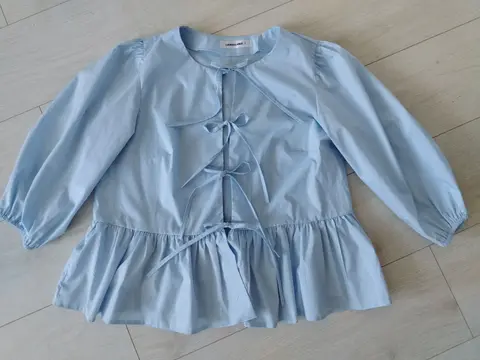 Блузка женская, с баской, на завязках