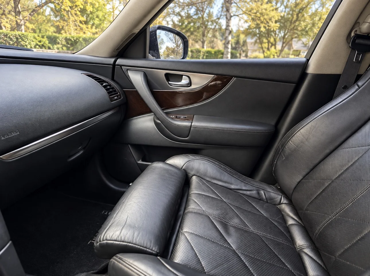 Infiniti FX50S Limited Edition - миниатюра 3