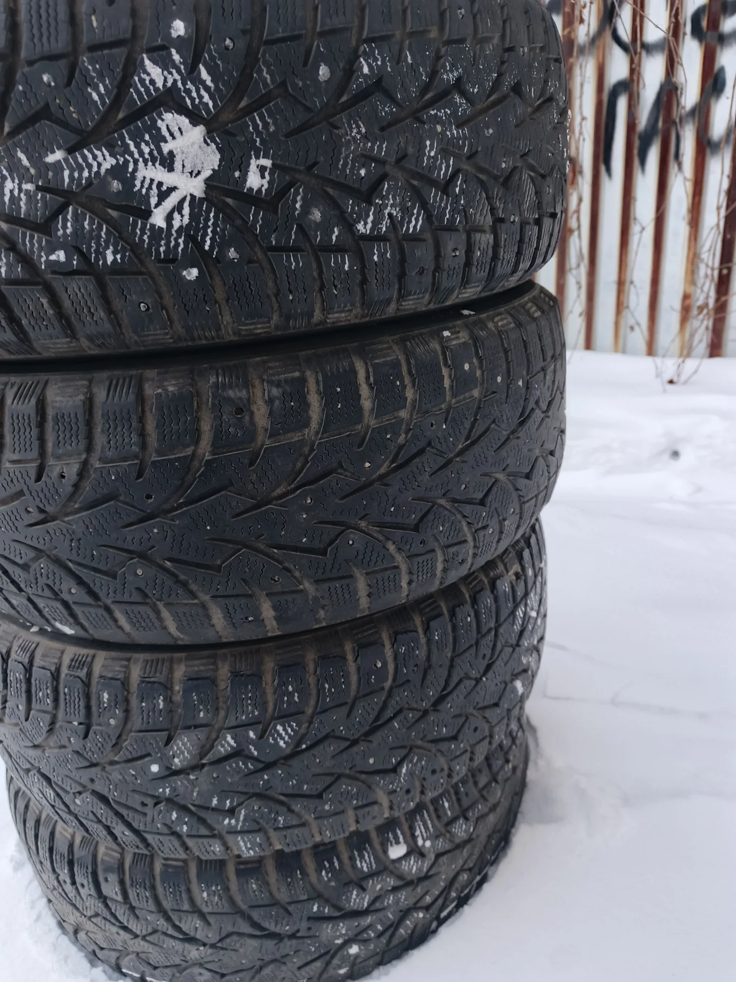 Зимняя резина TOYO 195/60 R15 - изображение 1