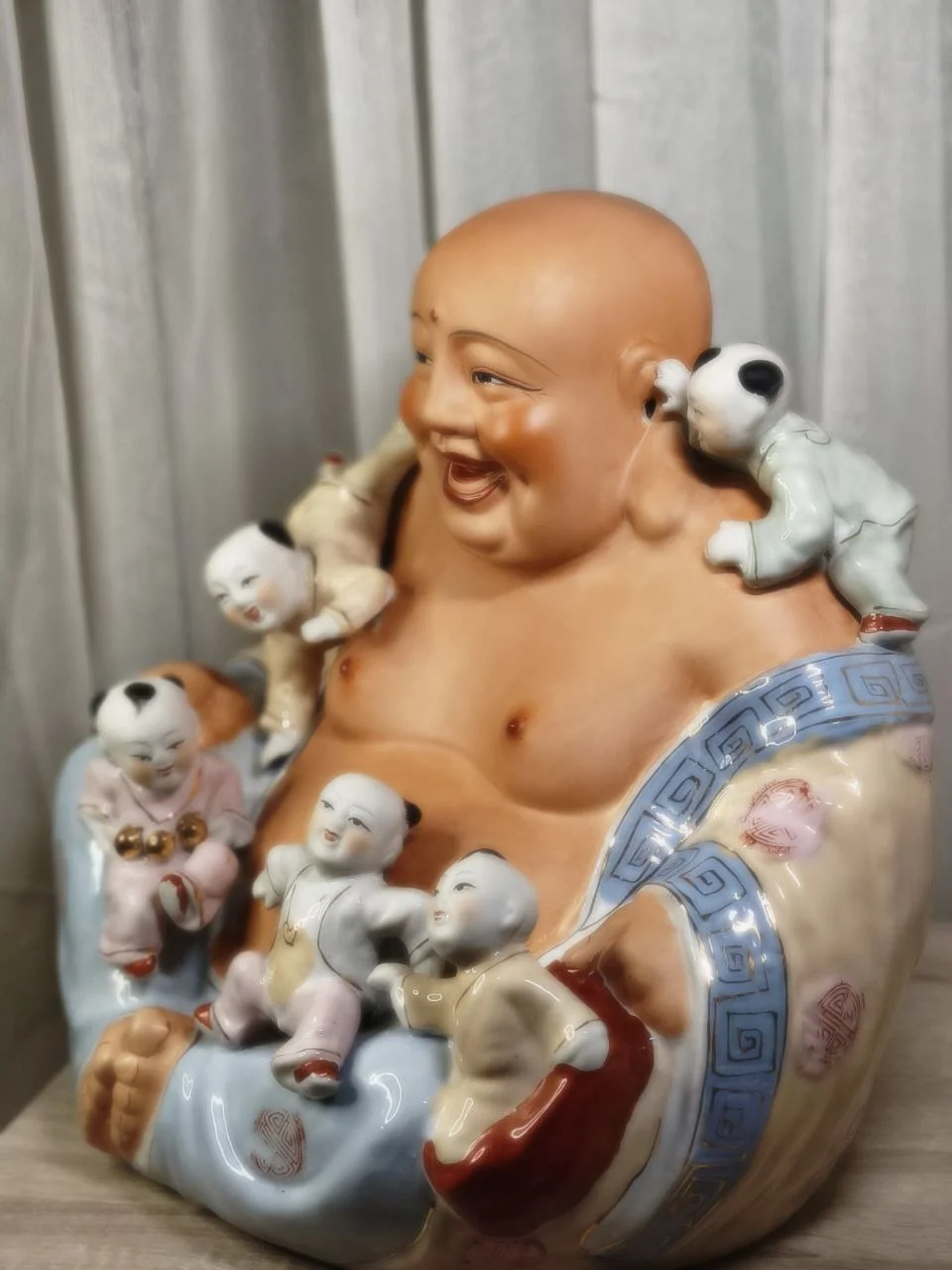 Статуэтка "Хотей с детьми", 40 см, фарфор, Китай 1990г. Новый - миниатюра 3