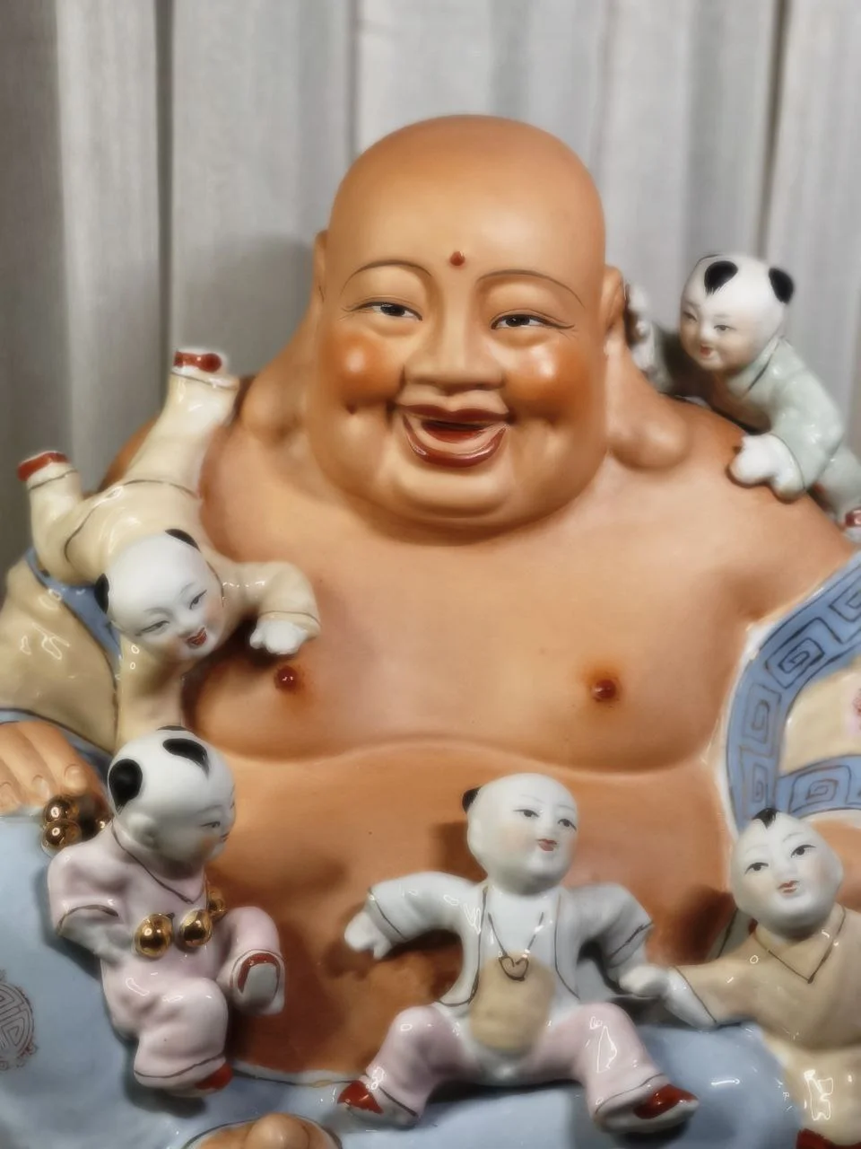 Статуэтка "Хотей с детьми", 40 см, фарфор, Китай 1990г. Новый - миниатюра 4