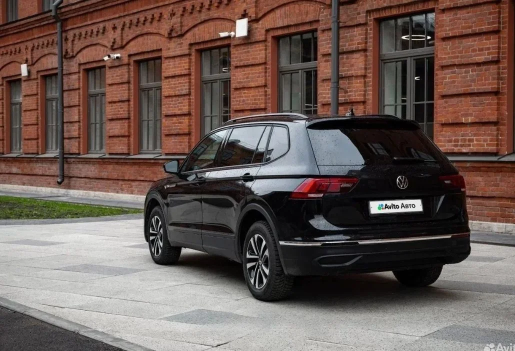 VW Tiguan Allspace 2022 2.0AT 4 WD - миниатюра 2