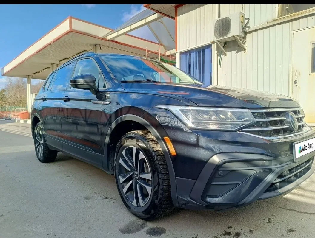 VW Tiguan Allspace 2022 2.0AT 4 WD - миниатюра 3