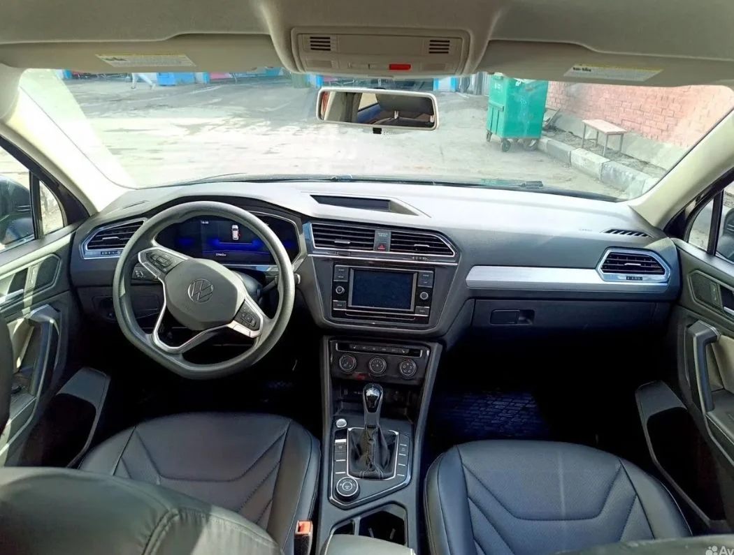 VW Tiguan Allspace 2022 2.0AT 4 WD - миниатюра 4