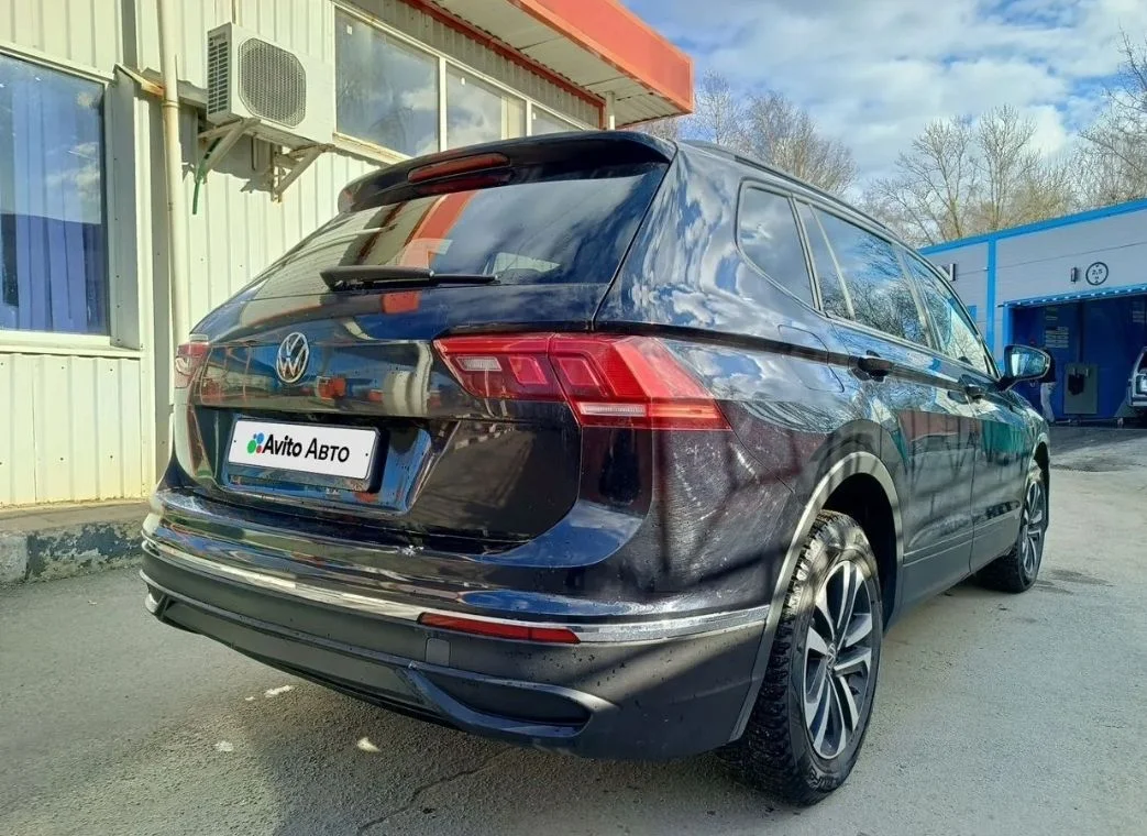 VW Tiguan Allspace 2022 2.0AT 4 WD - миниатюра 7