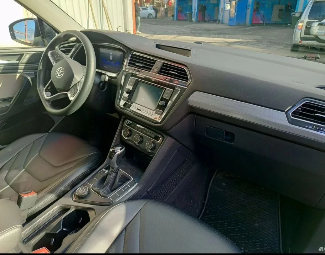 VW Tiguan Allspace 2022 2.0AT 4 WD - миниатюра 11