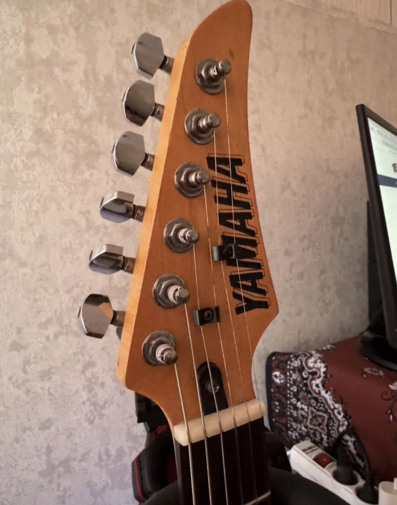 электрогитара yamaha rgx120D - миниатюра 5