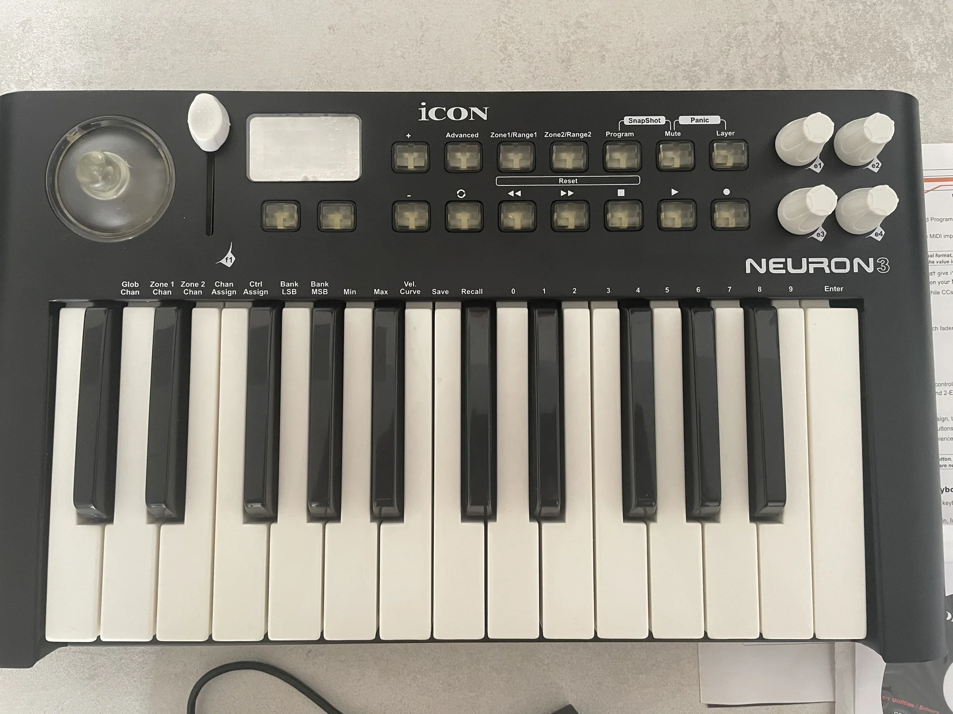 Midi клавиатура Icon Neuron 3 - миниатюра 2