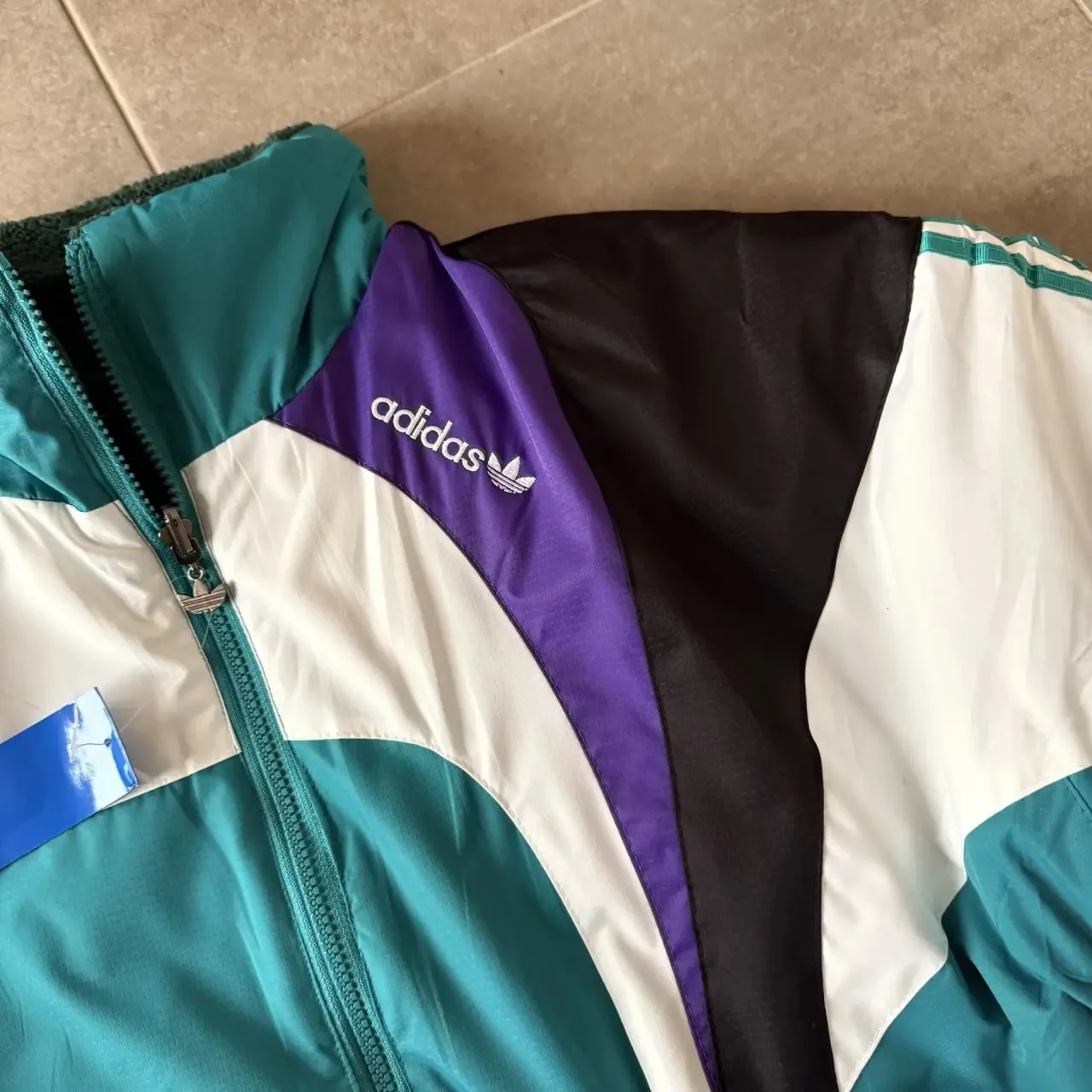 Новая двухсторонняя теплая куртка Adidas - миниатюра 2